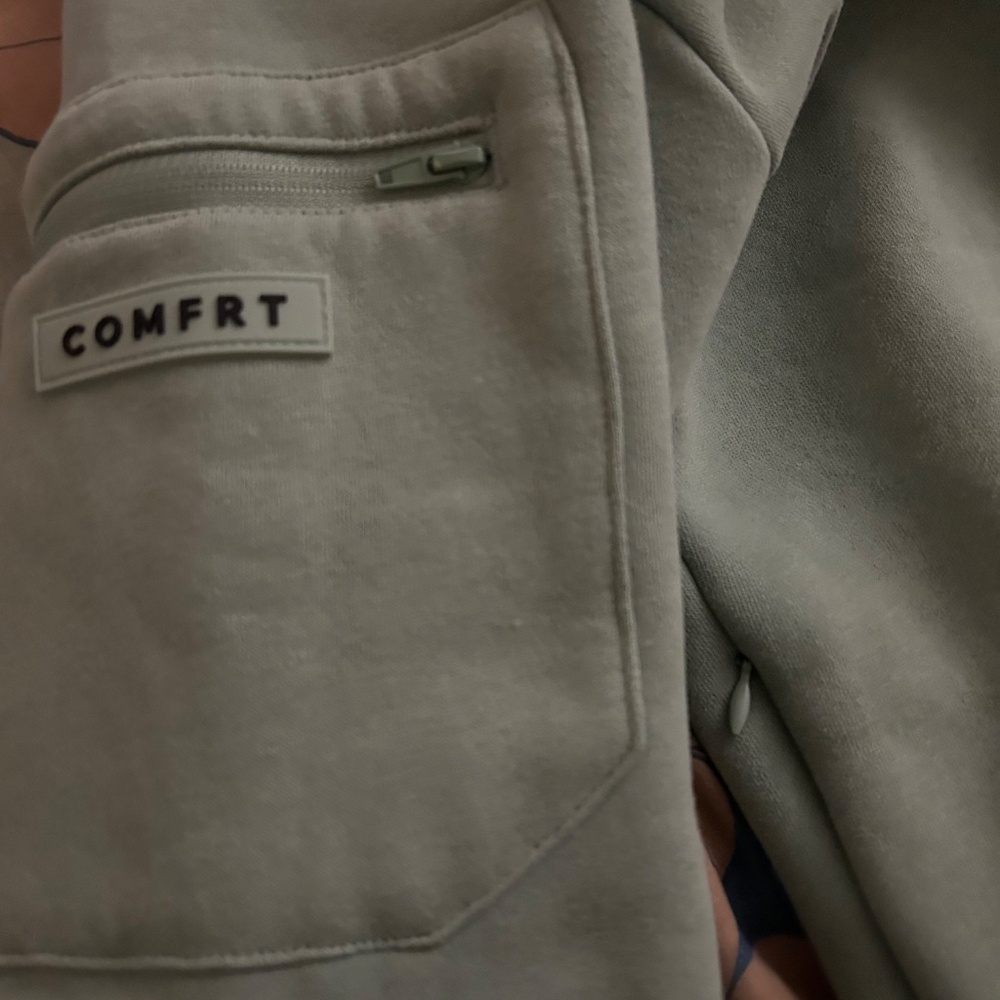 Comfrt Airplane Mode Hoodie Aloe Size Medium New - Picture 6 of 6
